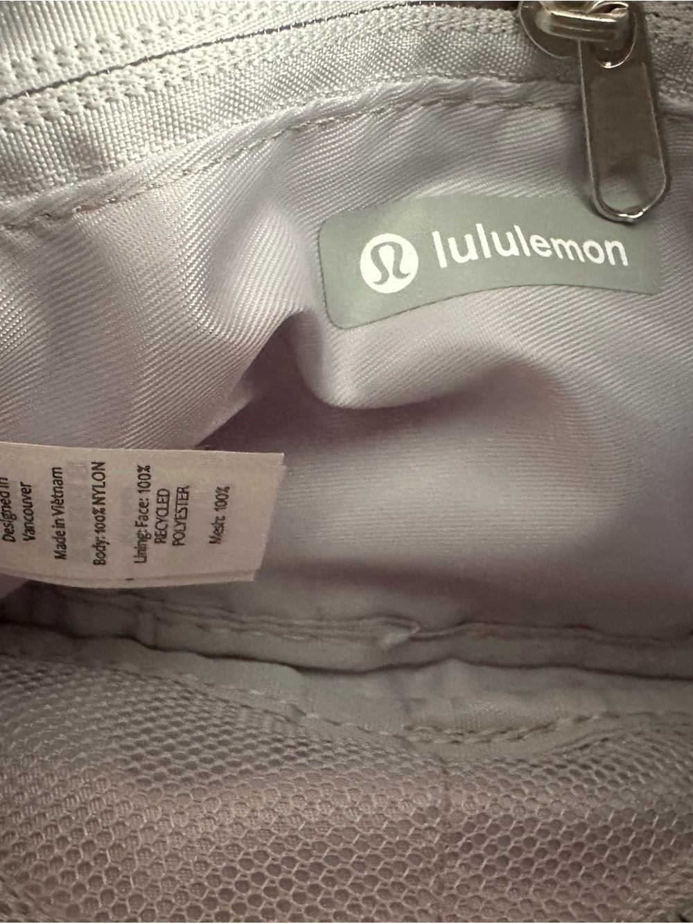 lululemon athletica Everywhere Crossbody Bag - Light Grey - Picture 4 of 4